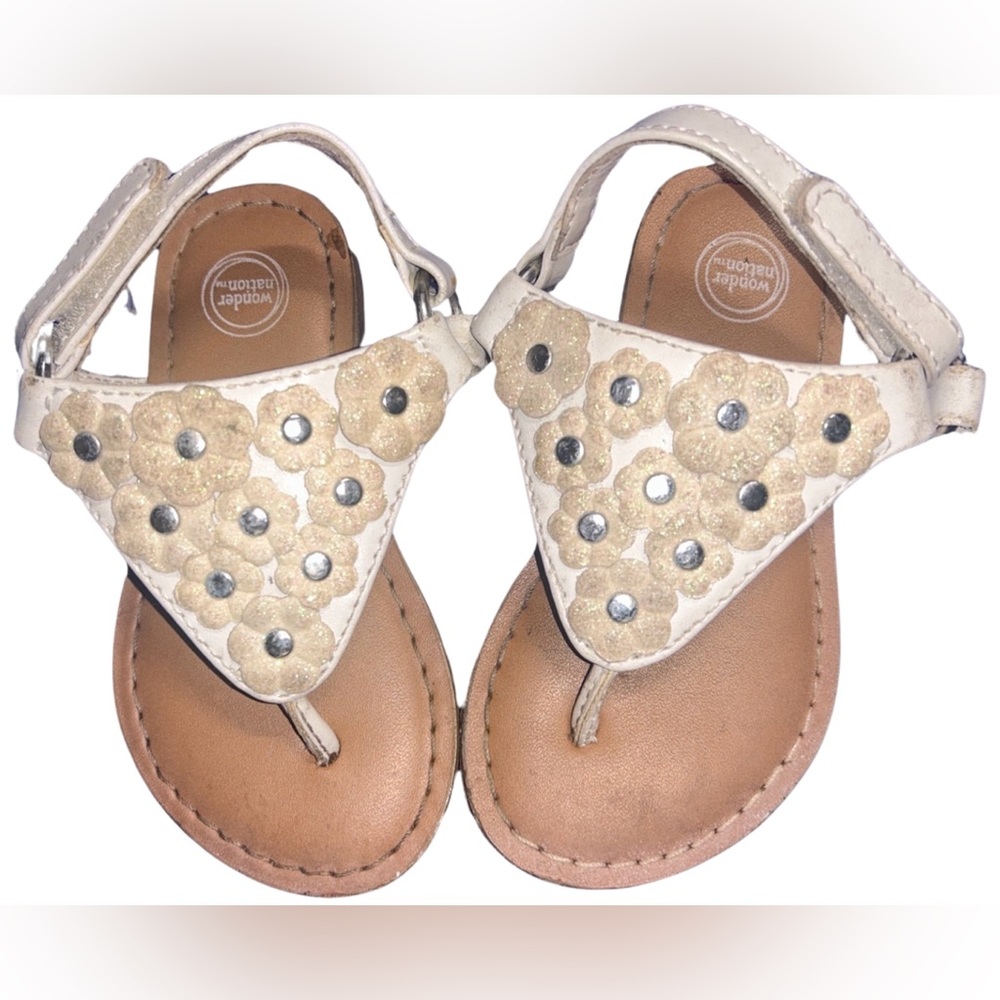 Wonder Nation Size:5 White Flower Sandals